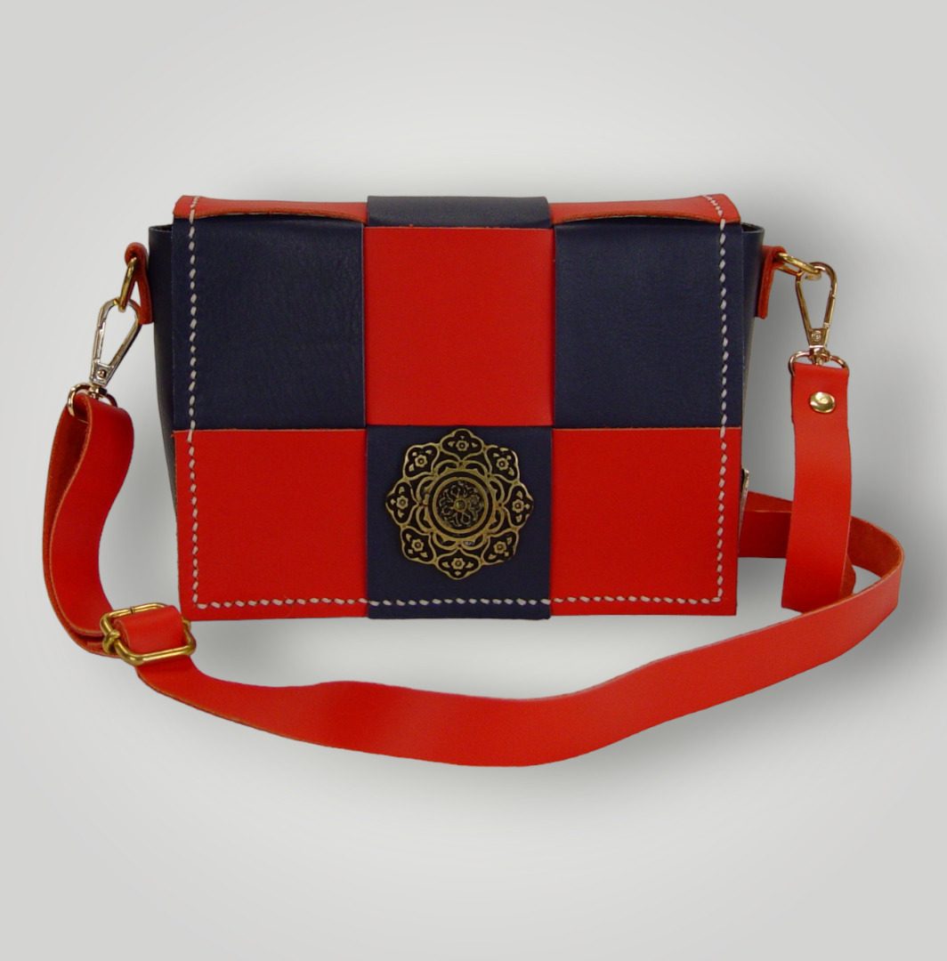 Δερμάτινη καρό τσάντα ώμου